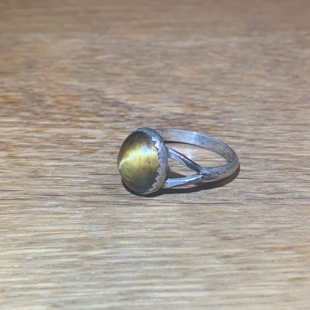 sterling silver and tigers eye ring. Size 7.5
